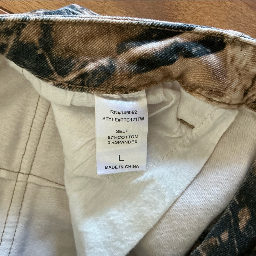 Camouflage Cargo Pants - Picture 4 of 4